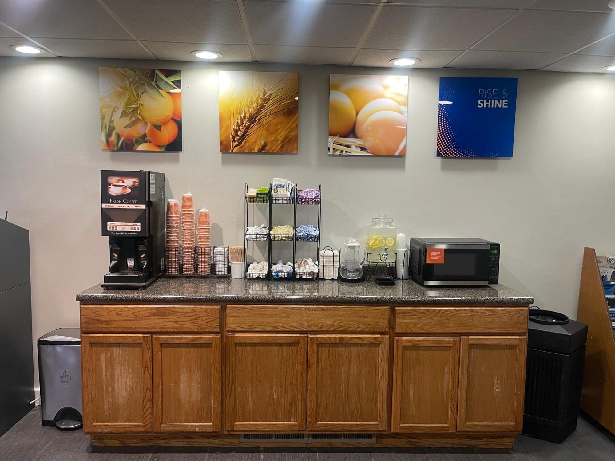 Comfort Inn & Suites Syracuse-Carrier Circle East Syracuse Kültér fotó
